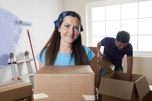 Residential and commercial packing and unpacking support for customers in Merton