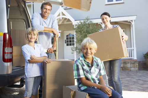 Flexible moving assistance for homes and businesses in Merton